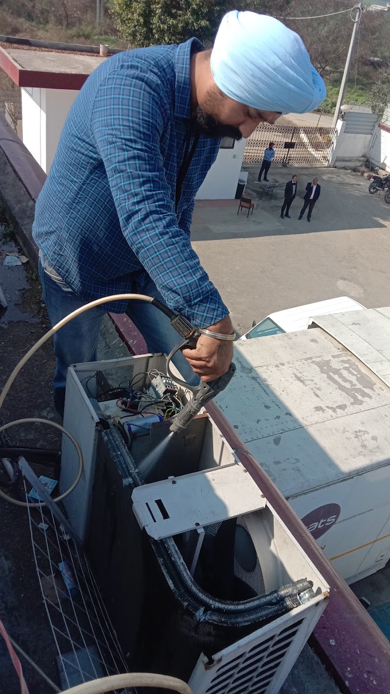 A one Ac Service - AC Service in Gumtala Sub Urban, Amritsar