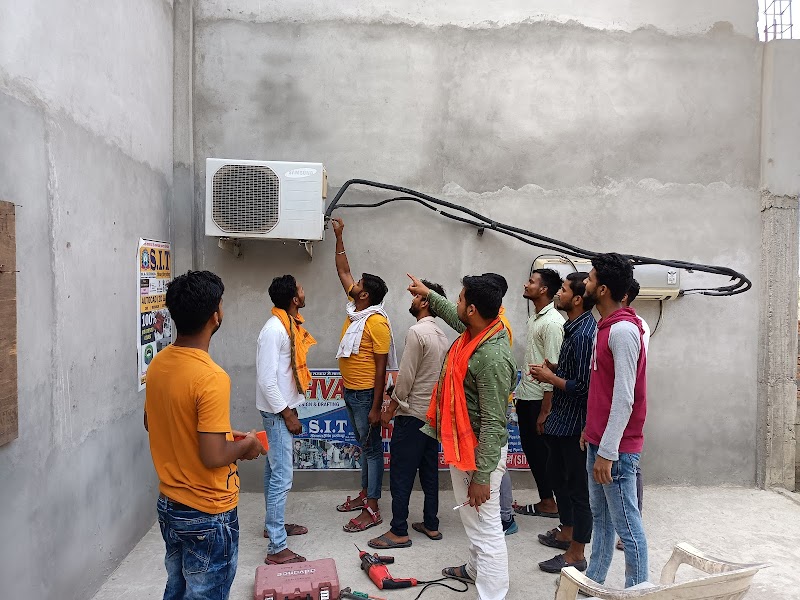 AC repair, Technician , Mechanic, HVAC DESIGN Training Patna - AC Service in Maruti Nagar, Patna
