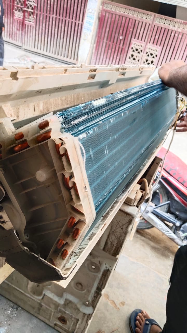 AS Cool Service Center/Ac gas filling noida ac repaire in Noida ac service in Noida ac installation in noida - AC Service in Sector 73, Noida