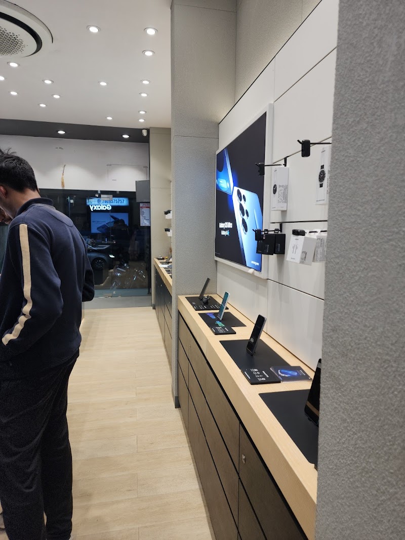 Authorised Samsung Service Center - Balaji Mobiles