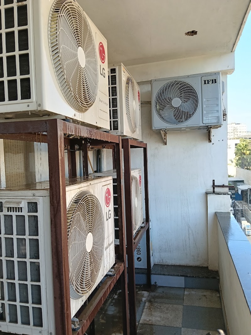 Book Now Ac Repair Service Hitachi Ac Service Split AC Service Voltas Service Center in Sector 69 Gurugram - AC Service in Tulip Violet Society, Gurugram
