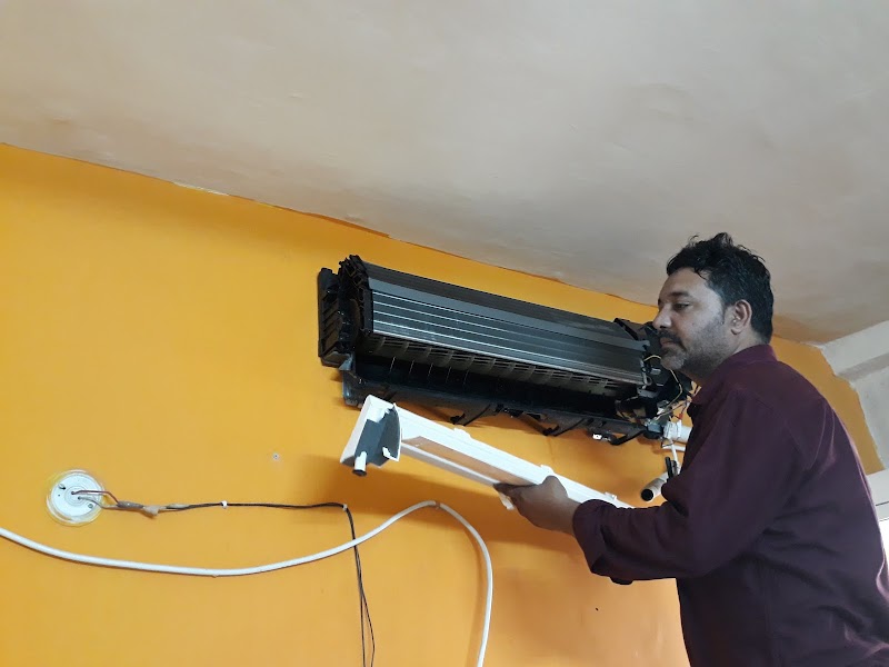 Eleven Enterprises (AC Repairing Service) - AC Service in Gole Bazar, Jabalpur