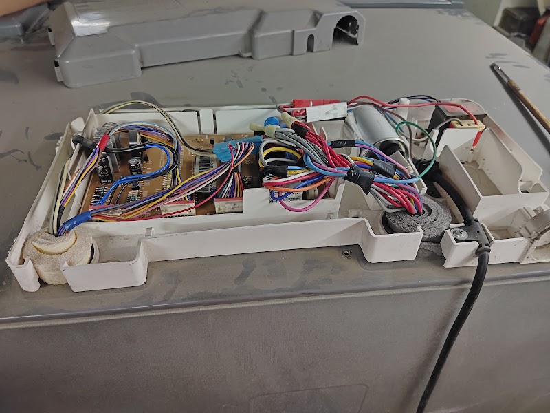 Floraa Air Conditioner - AC Service in Vishkarma Town, Ludhiana