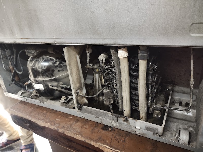 Floraa Air Conditioner - AC Service in Vishkarma Town, Ludhiana