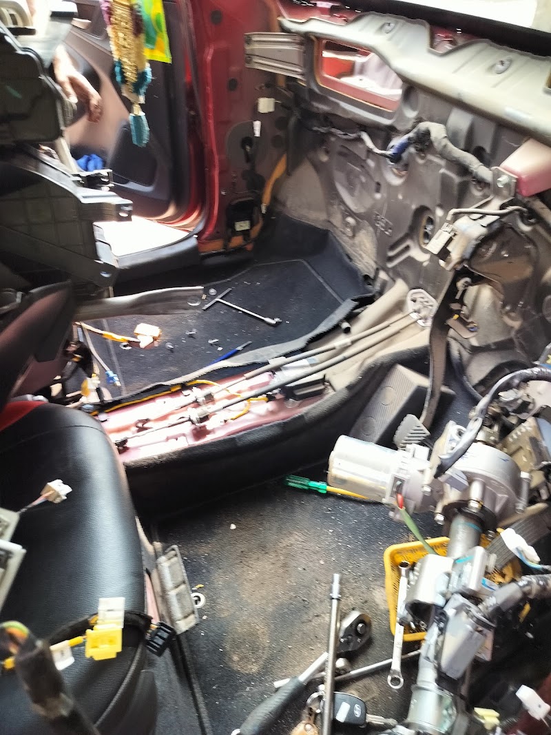 Freezeline Car AC - AC Service in Medical Garha, Jabalpur