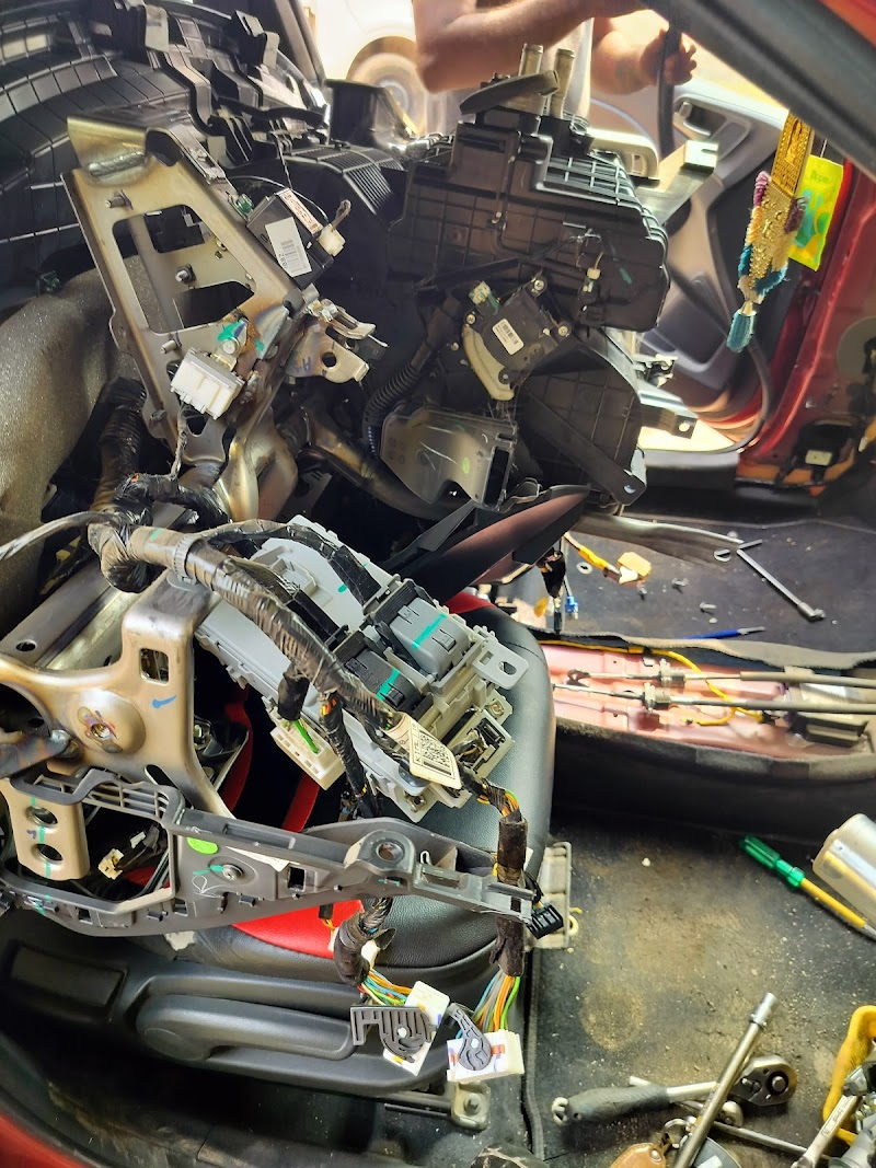 Freezeline Car AC - AC Service in Medical Garha, Jabalpur