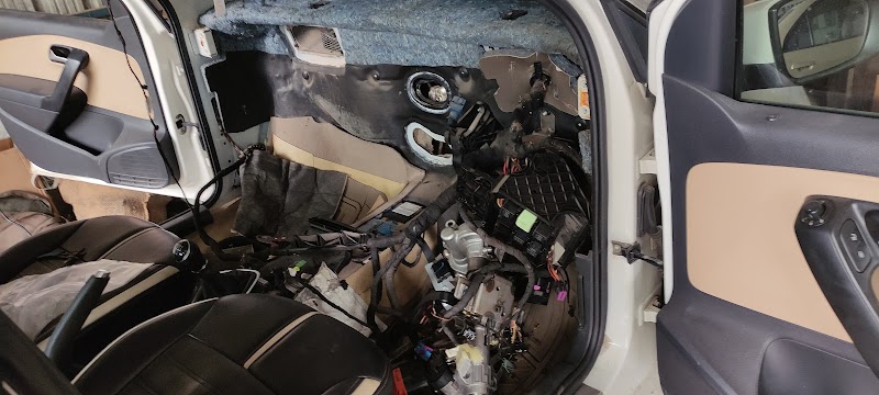 FRESHCOOL CAR A/C WORKSHOP - AC Service in Saravanampatti, Coimbatore