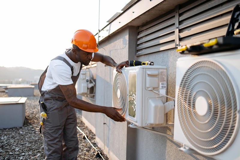 HIND COOL SERVICE-AC Service in Noida,AC gas filling in Noida,AC Installation in Noida,Window Ac Rent Noida - AC Service in Express Zenith, Noida