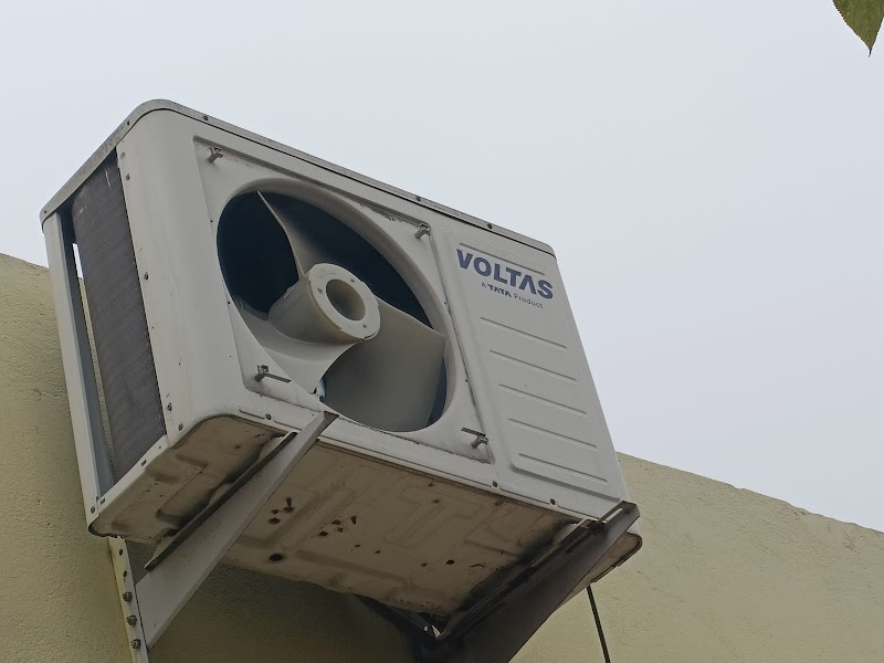 Ht Repairs - AC, Washing Machine, Refrigerator, Geyser Repair & Service - AC Service in Samanpura, Patna