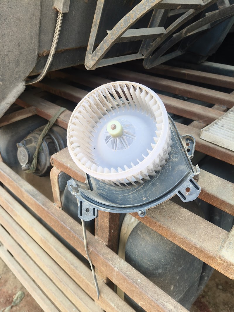 Madurai Meenakshi Auto Car A/c Service - AC Service in Ponmeni, Madurai