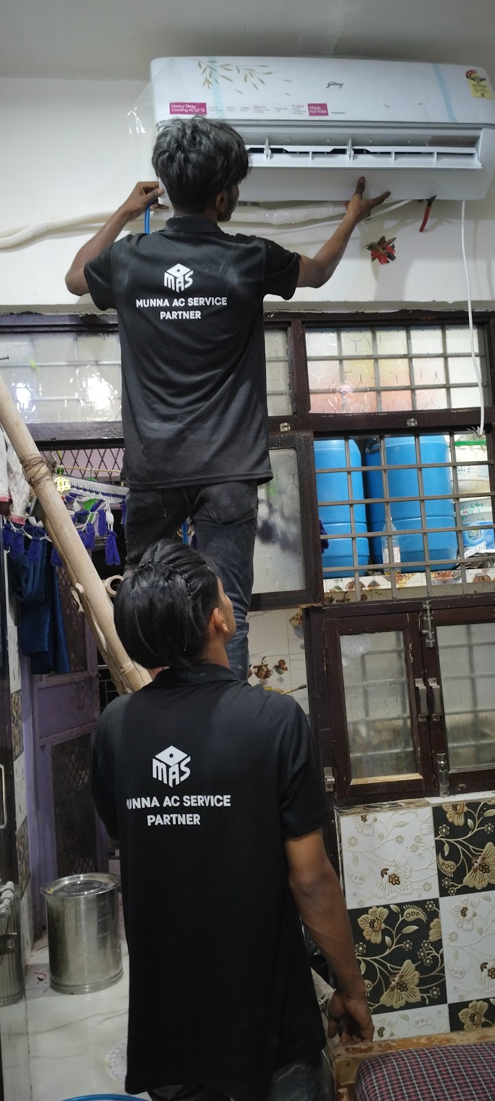 Munna AC Service - AC Service in Mukundpur, Delhi