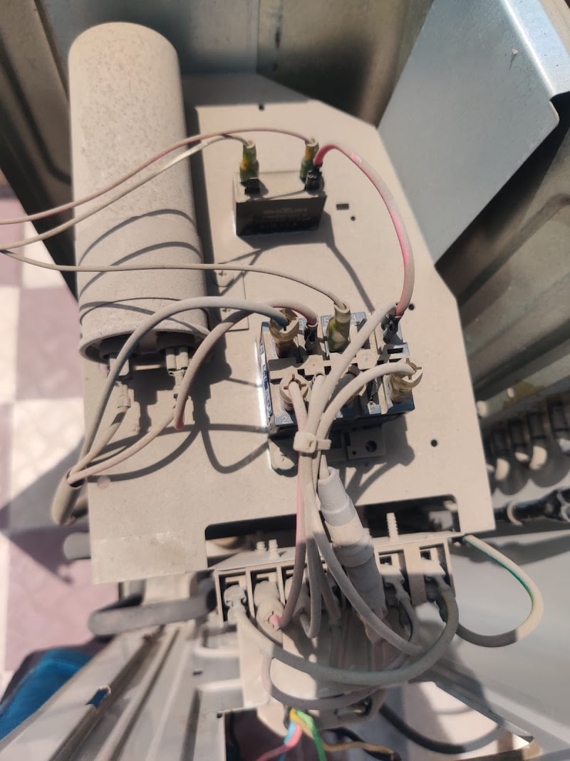 SRK Cool Service-Doorstep AC Repair Service Noida\AC Installation in Noida\AC Repair in Noida\AC Gas Filling in Noida - AC Service in Sector 62A, Noida