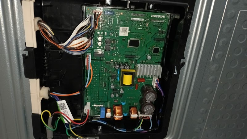 Thapliyal refrigeration & air-conditioner services - AC Service in Nehrugram, Dehradun