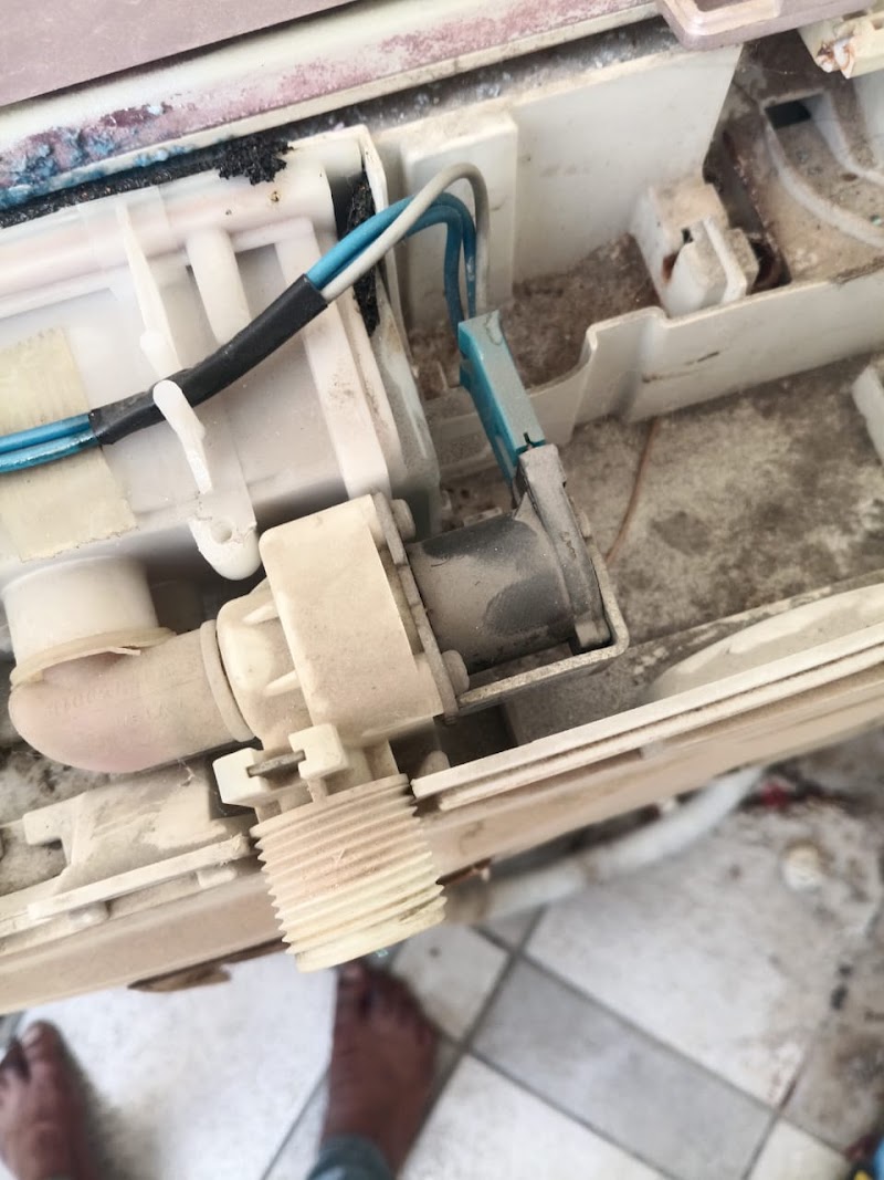 Ultra home applinces - AC Service in Laxman Vihar Phase 2, Gurugram