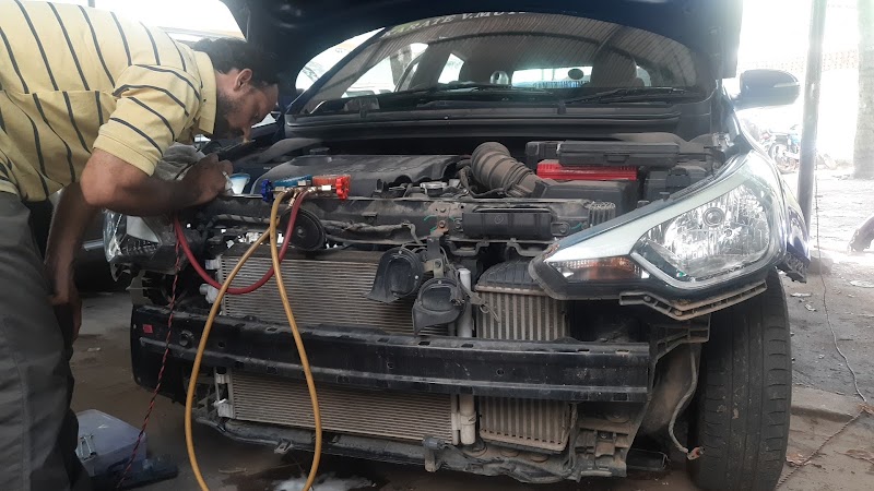 Universal Auto Air Conditioners - AC Service in Thillai Nagar, Tiruchirappalli